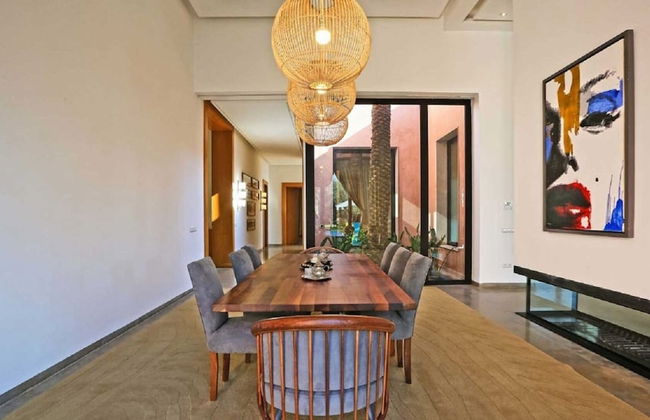 Impeccable 5-bed Villa in Marrakech - Photo 4