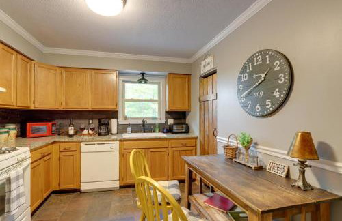 Blue Ridge Getaway with Hot Tub and Seasonal View! - Foto 10