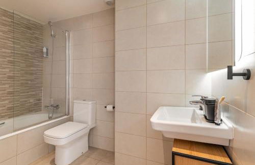 Port Forum Apartments by Olala Homes - Photo 82