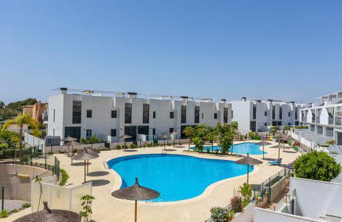 Atico Apartment BALI cerca del mar, piscina y parking - Foto 9