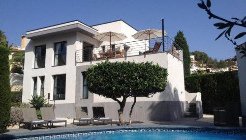 Villa Lynn - Photo 1