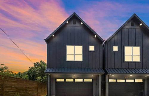 Black House - Downtown Elegance with HotTub and King Beds - Foto 8