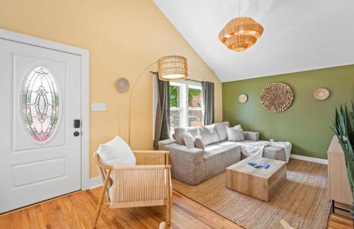 Boho 5BR Modern Villa w Hot Tub, Grill, Patio and Backyard - Foto 32