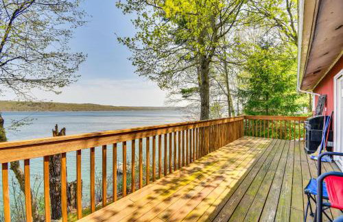< 1 Mi to State Park: Trumansburg Cottage w/ Deck! - Foto 16