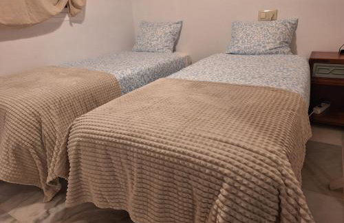 Piso con patio privado y parking Nervión Sevilla - Foto 44