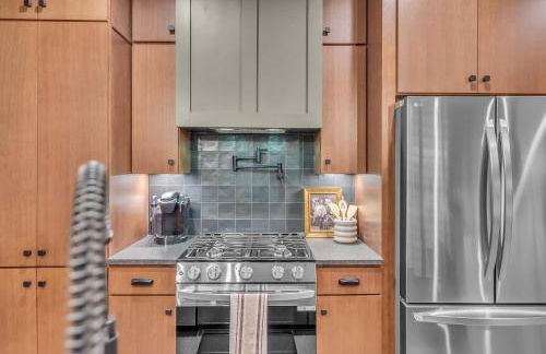 New 2 Luxe Townhomes with Rooftops Sleeps 24 - Foto 54