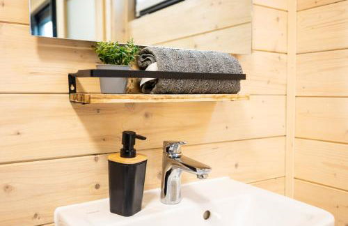 NORA Stays Tiny House direkt am See - Sauna - Klima - Foto 8