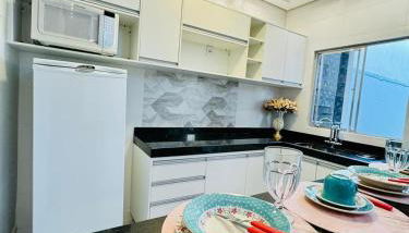 INCRIVEL FLAT 3 MINUTOS do CENTRO COM CHURRASQUEIRA E AR CONDICIONADO - Foto 2