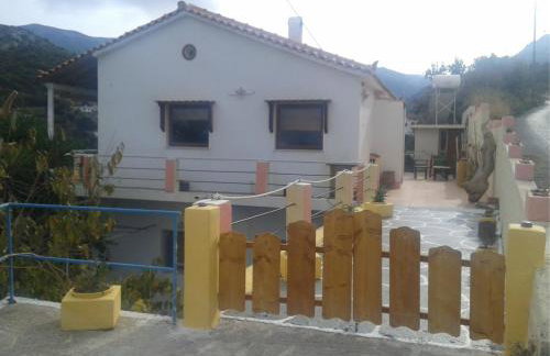 The House of Summer Winds - Photo 9