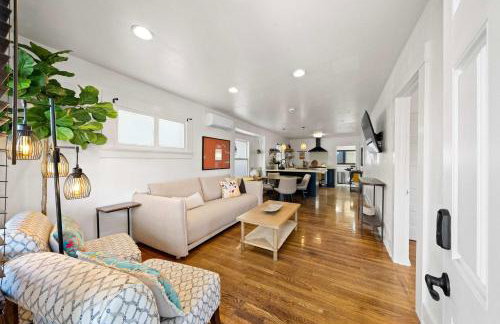 Mid-City 2BR Retreat Firepit Nights with Free Parking - Photo 4