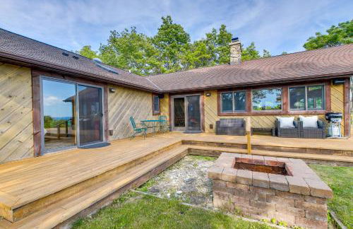 Idyllic Sturgeon Bay Cabin with Fire Pit and View - Photo 31