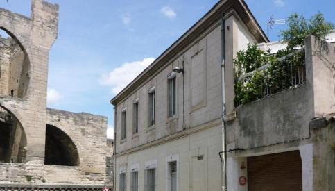 Appartement Avignon centre intra muros Cour extérieure Parking privé gratuit - Foto 1