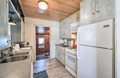 Family Home - Walk to Town and Balsam Lake! - Foto 22