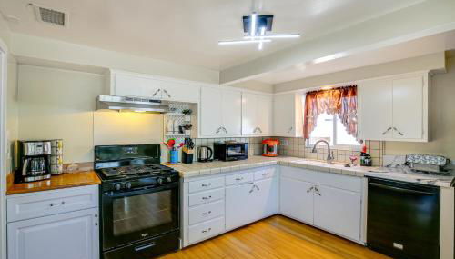 2 Mi to Ocean Long Beach Home with Gas Grill! - Foto 2