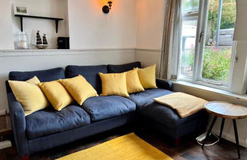 Cosy Coastal 2-Bedroom Cottage with Hot Tub and Log Burner - Foto 7