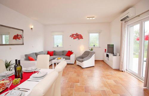 Villa Pasika with private 31m2 pool, summer kitchen with BBQ, 4 bedrooms - Photo 16