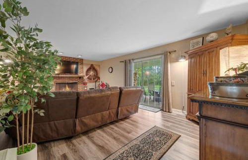 Family Escape with Yard, Fire Pit and EV Charger - Foto 16