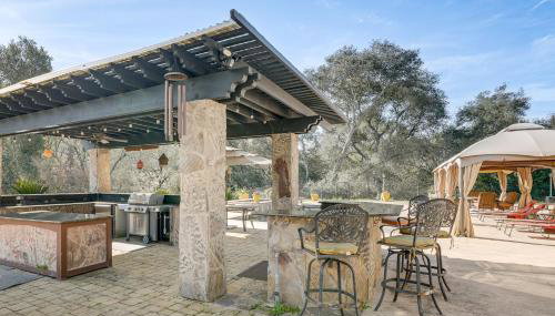 Pool, Peacocks & Views! Lavish Retreat in Gilroy - Foto 4