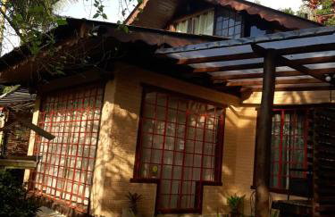 Chalé Pakere Montanha Lumiar - Conforto a mais de 1000 metros de altitude junto a natureza, wifi, piscina, sauna e água de nascente - locação do chalé sem prestação de serviços - Foto 4