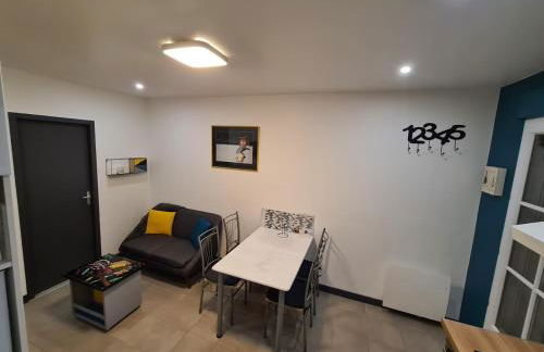 Maison 2 Chambres Parking Linge de lit fourni - Foto 11