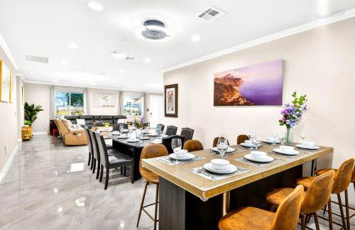 Spacious 6BR Stay with Parking and Near DTLA - Foto 38