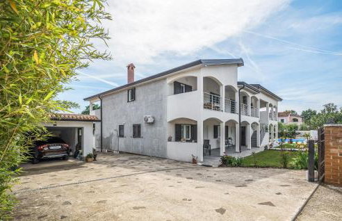 2 Bedroom Lovely Apartment In Nova Vas - Foto 10