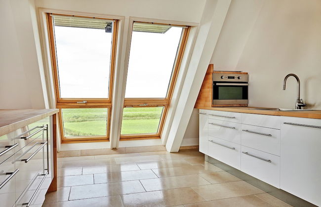 Stately Villa in Wierum with Fantastic Views & Hot Tub - Foto 12