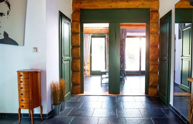 Spacious Holiday Home With Internet - Photo 18