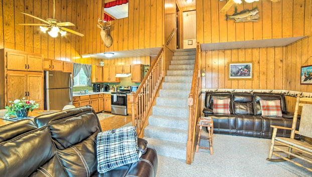 Secluded Woodsy Watersmeet Cabin w/ Fire Pit - Photo 5, Interior