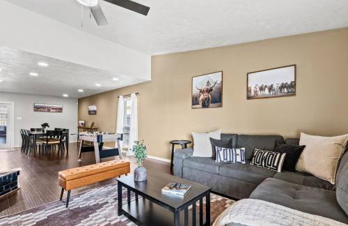 Red Door Hideaway 3BD Hot Tub Foosball - Foto 8