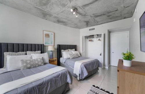 Amazing Condo with Pool at Midblock Miami - Foto 21