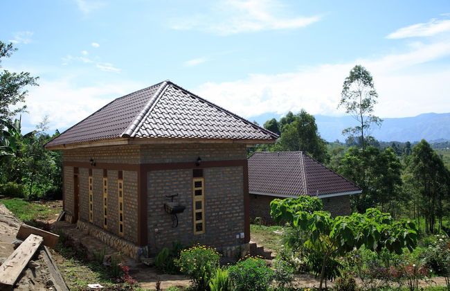 Apuuli Safaris & Cottages - Photo 13