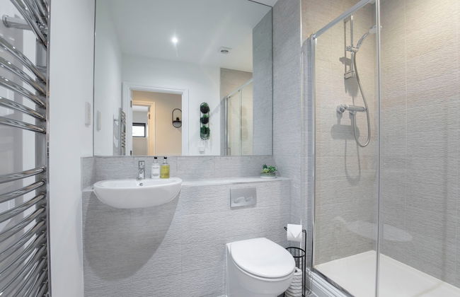 Elliot Oliver -Stylish 2 Bedroom Apartment With Parking In The Docks - Photo 11