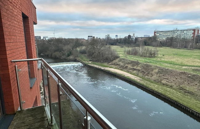 Adelphi Wharf Apartments by Beehosting - Photo 57