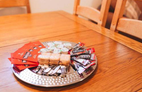 Luxury newly converted oak cottage with hot tub - Foto 7