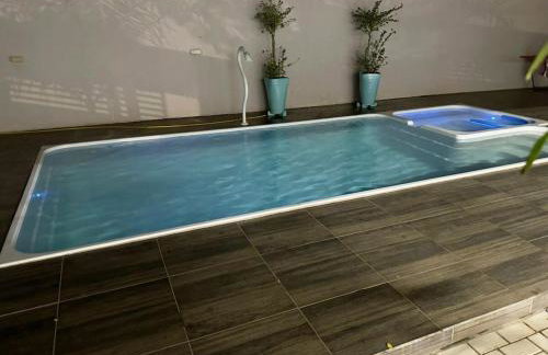 Estilo resort para confraternizar com hidro, piscina, garagem em casa tudo privativo, insira acima de 6 hóspedes para usar os 3 quartos - Photo 36