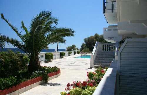 Ostria Seaside Studios and Apartments - Photo 9