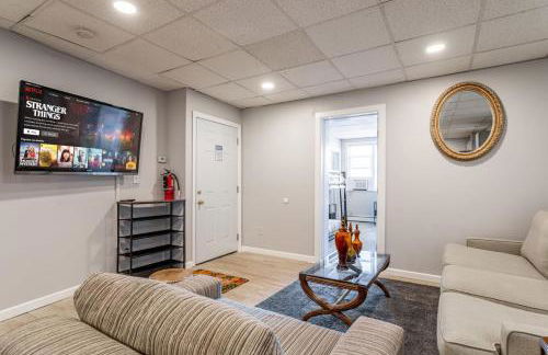 Updated 3BR 2BA Apartment Near NYC Airport - Foto 19