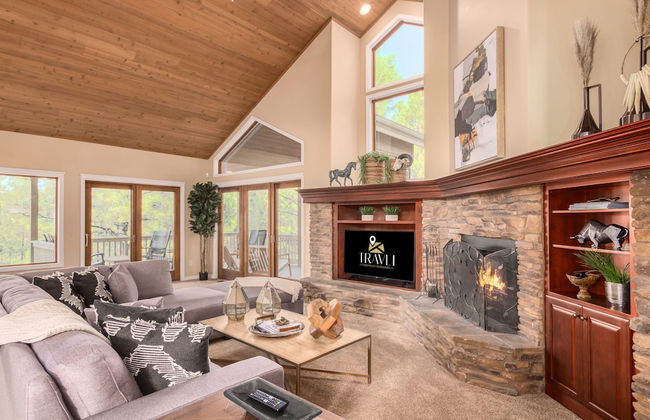 Amberwood Estate w 5 Showers Spa Mtn Views - Photo 3