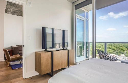 Modern Downtown Condo - Rooftop pool - Top Amenities - Foto 14