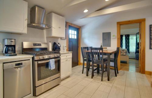 1 Mi to Ferry Terminal Oak Bluffs Family Retreat! - Foto 11