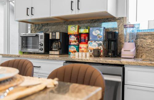 Entire Private Home with 3 Bedrooms 2 Bathrooms, with Garage, Gated Yard, King Bed House, Available Now - Foto 65