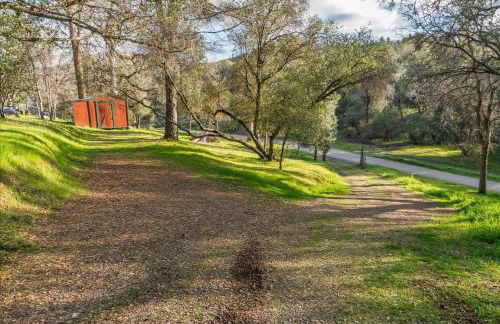 New Listing- Hobbit House @ Yosemite w/spa/firepit/unique - Foto 45