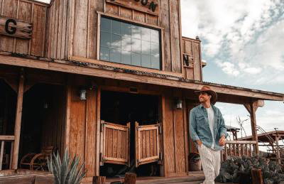 The Outlaw By The Cohost Company - Foto 25