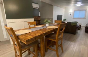 Freshly Renovated Family Home with Game Room, AC, King Bed, Luxury Bathroom - Foto 32