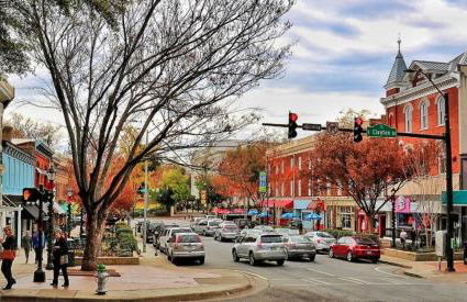 Cozy Cottage - Walk to Campus, Stadium, Downtown - Foto 6