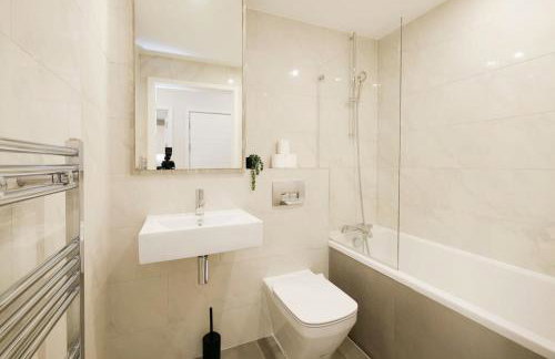 Modern 1 Bed Apt Bracknell- with parking - Photo 10