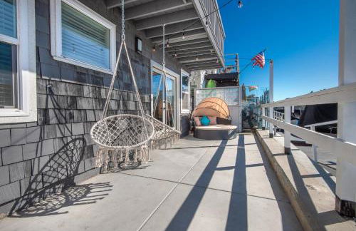 Sunset Island 3 Level Home on the Water sleeps 10 - Photo 47