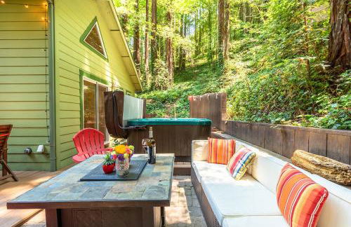 Vino Velo Retreat! Redwoods! Hot Tub!! Fire Table!! BBQ!! Game Room!! Fast WiFi!! Dog Friendly!! - Foto 8