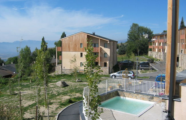 3 bedroom Apartment in Font-Romeu-Odeillo-Via with swimming pool and garden - Photo 1